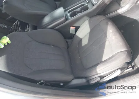 2015 Chrysler 200 Limited из США, поврежденный, VIN 1C3CCCAB6FN677981